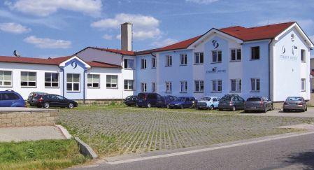 Fotografie budovy společnosti Stránský a Petržík v Bílé Třemešné Fotografie budovy společnosti Stránský a Petržík v Bílé Třemešné